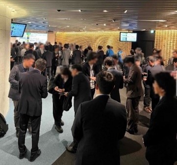令和８年２月開催イベントの名刺交換会の様子